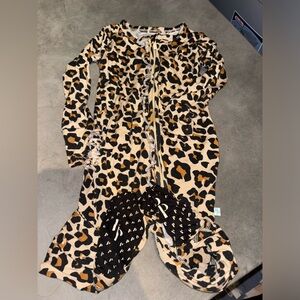 Posh peanut 12-18M sleeper